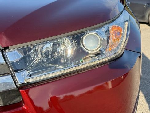 Used 2019 Toyota Highlander Limited image 9