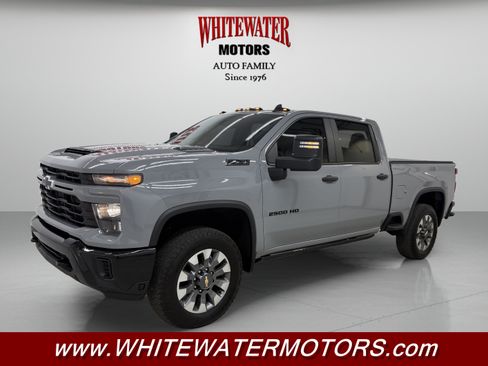 Used 2024 Chevrolet Silverado 2500 Custom w/ Custom Value Package AWD/4WD image 1