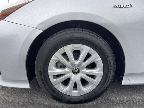 Used 2022 Toyota Prius L Eco FWD image 18