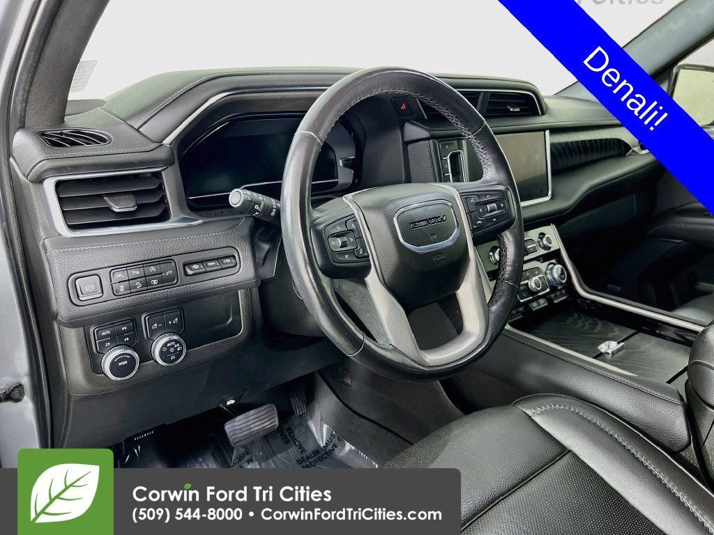 Used 2022 GMC Yukon XL Denali AWD/4WD image 2