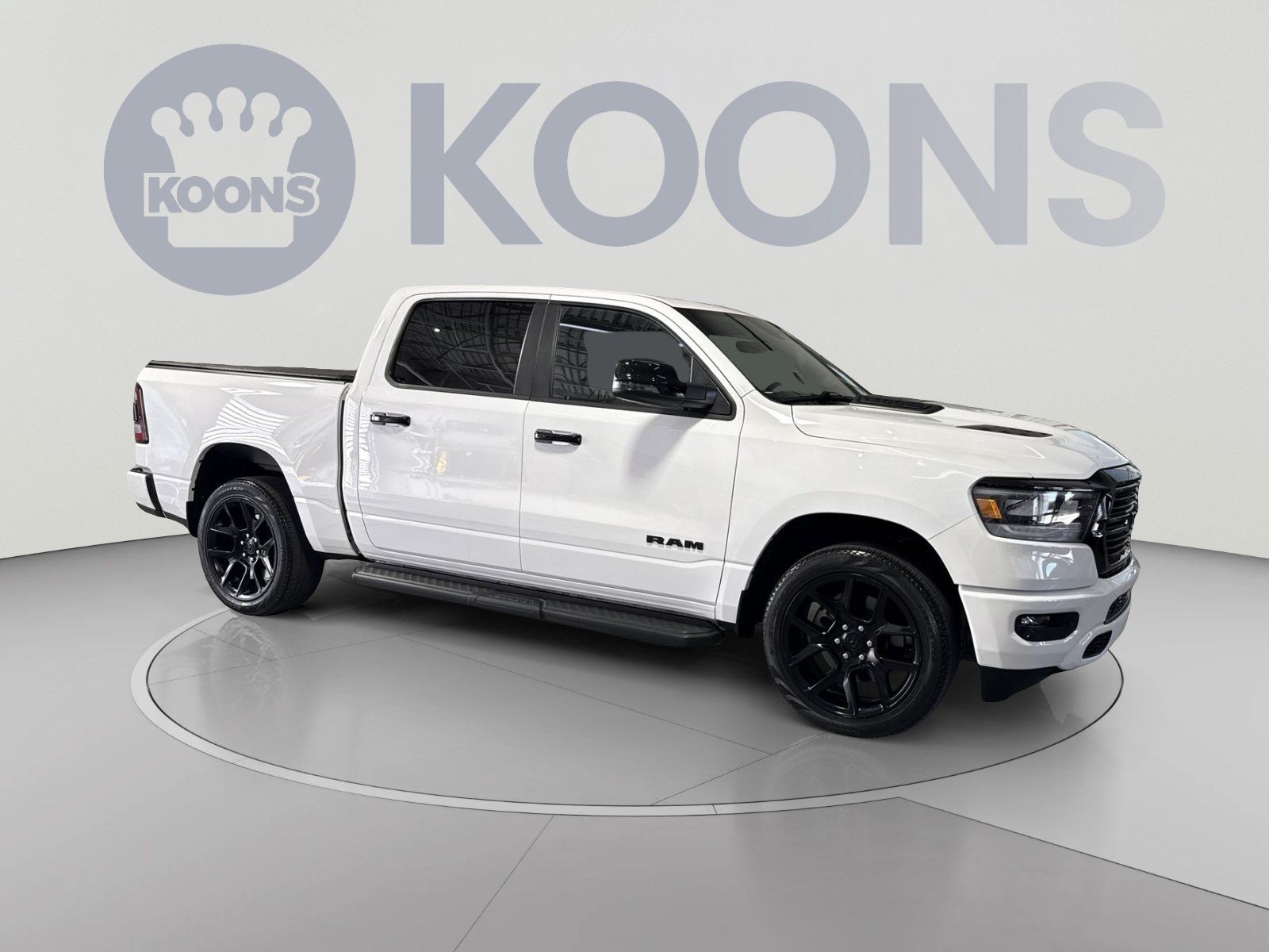 Used 2023 RAM 1500 Laramie AWD/4WD image 2