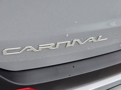 New 2026 Kia Carnival EX image 12