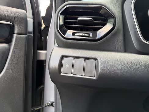 Used 2025 Honda Pilot Sport image 16