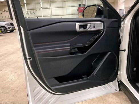 Certified 2023 Ford Explorer ST-Line image 21