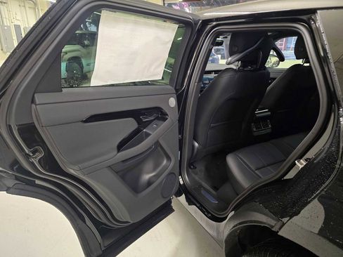 New 2026 Land Rover Range Rover Evoque Dynamic SE image 17