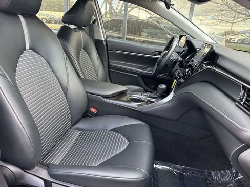 Used 2024 Toyota Camry SE image 10