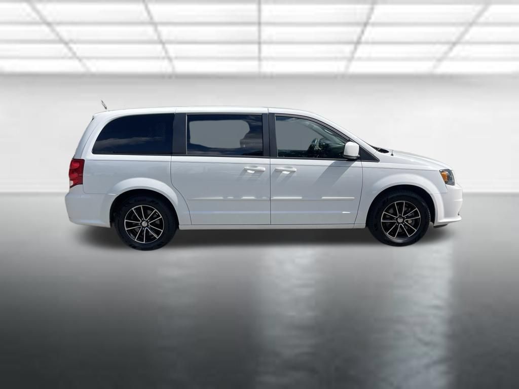 Used 2017 Dodge Grand Caravan SE FWD image 5