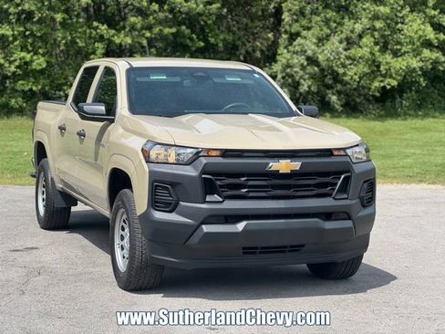 Used 2024 Chevrolet Colorado W/T image 1