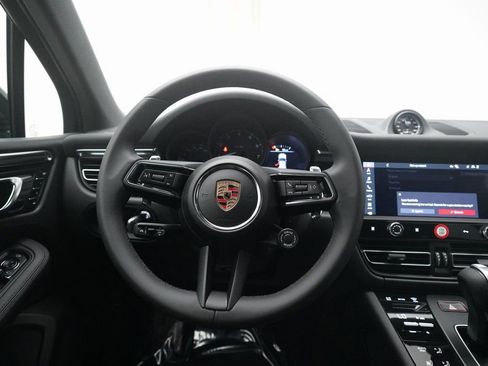Certified 2026 Porsche Macan image 21