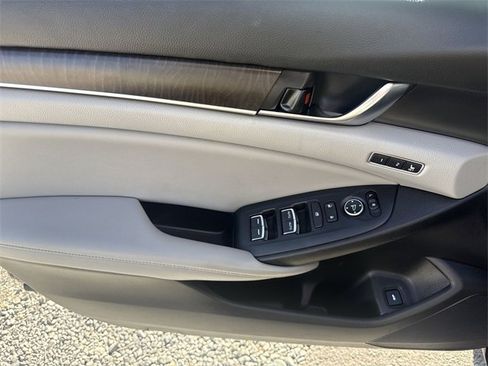 Used 2018 Honda Accord EX-L image 13