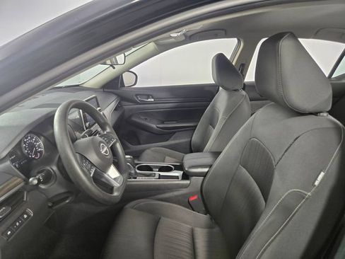 Used 2024 Nissan Altima 2.5 SV FWD image 14