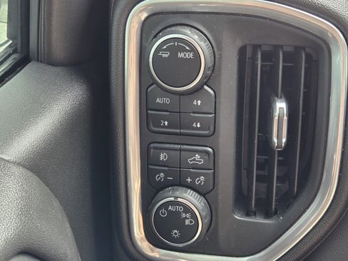 Certified 2022 Chevrolet Silverado 1500 LT Trail Boss w/ Convenience Package II AWD/4WD image 18