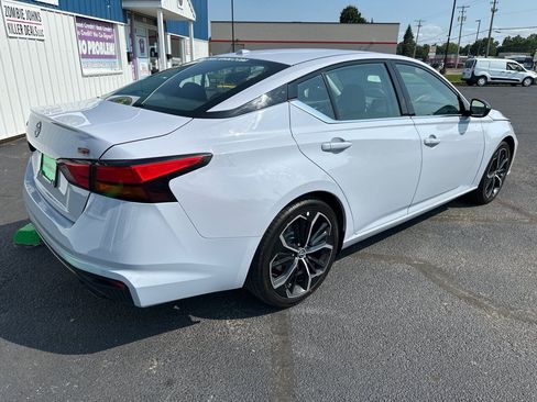 Used 2024 Nissan Altima 2.5 SR FWD image 7