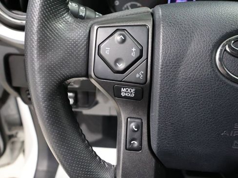 Used 2017 Toyota Tacoma TRD Off-Road w/ Tow Package (A/T) image 34