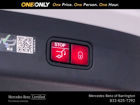 Used 2025 Mercedes-Benz GLC 300 4MATIC image 32