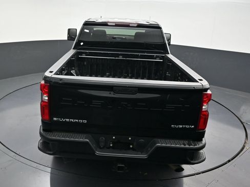 Used 2021 Chevrolet Silverado 2500 Custom w/ Custom Value Package AWD/4WD image 18