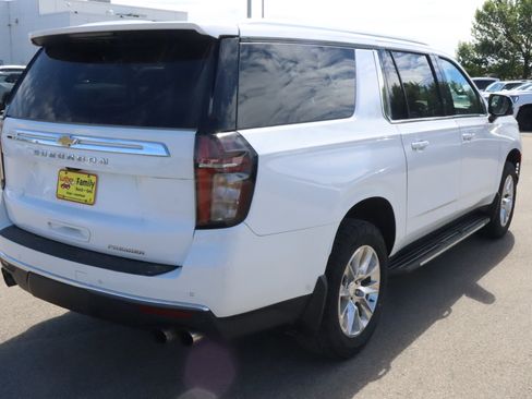 Used 2023 Chevrolet Suburban Premier AWD/4WD image 7