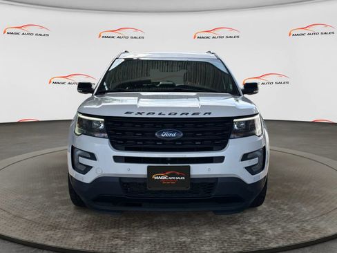 Used 2016 Ford Explorer Sport w/ Equipment Group 401A AWD/4WD image 3