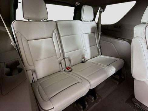 Used 2025 GMC Yukon Denali w/ Advanced Technology Package AWD/4WD image 27