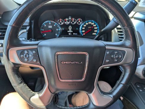 Used 2017 GMC Yukon Denali AWD/4WD image 25