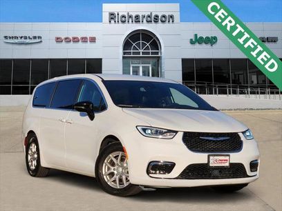 Certified 2025 Chrysler Pacifica Select