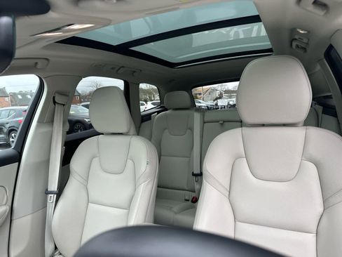 Used 2024 Volvo XC60 B5 Core w/ Climate Package image 14