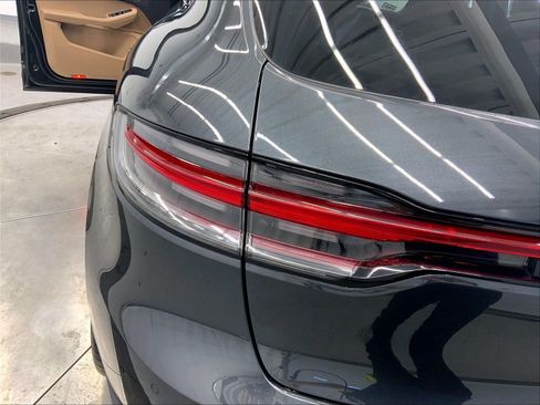Used 2023 Porsche Macan Turbo AWD/4WD image 29