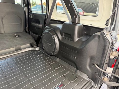 Used 2019 Jeep Wrangler Unlimited Sahara w/ Advanced Safety Group image 45