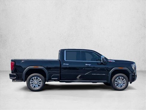 Used 2024 GMC Sierra 2500 Denali w/ Denali Reserve Package AWD/4WD image 4