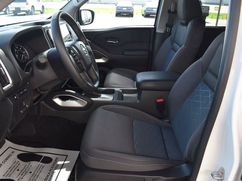 Certified 2025 Nissan Frontier SV w/ SV Convenience Package RWD image 27