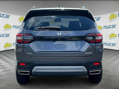 New 2025 Honda Pilot Touring image 6