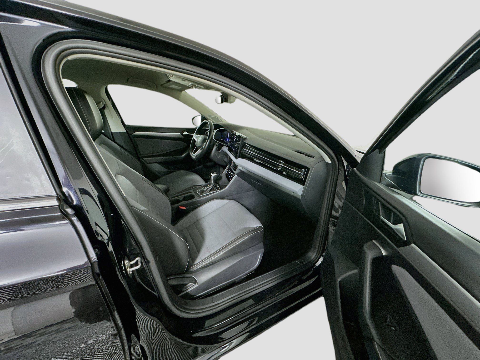 Used 2025 Volkswagen Jetta SE FWD image 29