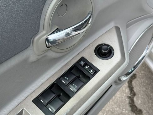 Used 2008 Dodge Avenger SXT w/ Convenience Group FWD image 16
