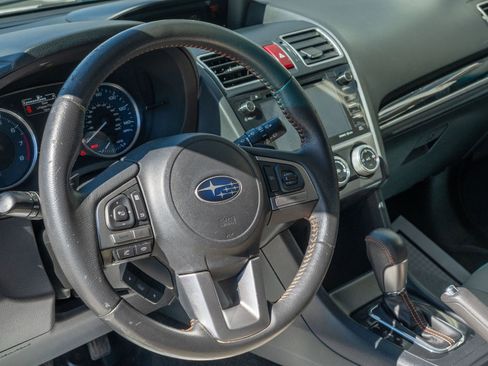 Used 2017 Subaru Crosstrek 2.0i Limited image 12