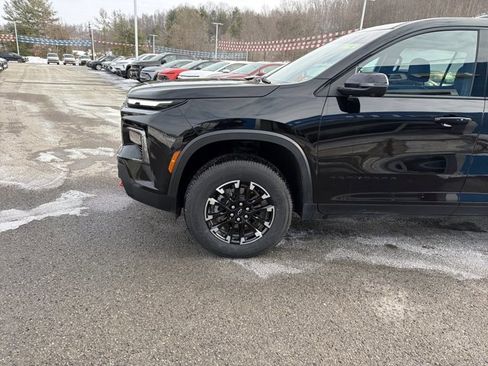 Used 2025 Chevrolet Traverse Z71 w/ Driver Confidence Package image 9