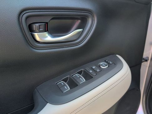 Used 2024 Honda HR-V EX-L image 12