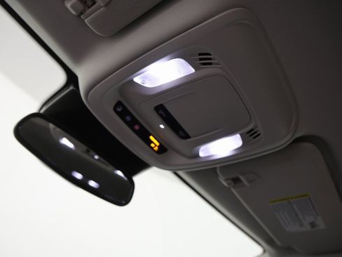 Used 2025 Buick Envision Sport Touring image 14