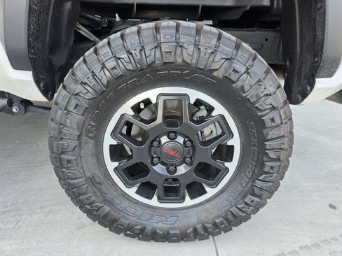 Used 2024 Toyota Tacoma TRD Off-Road w/ TRD Off Road Upgrade Package image 13