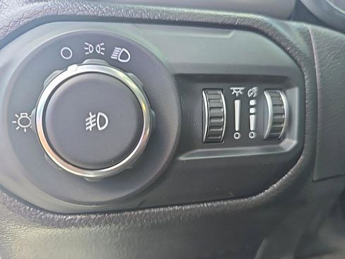 Used 2022 Jeep Wrangler Sport image 12