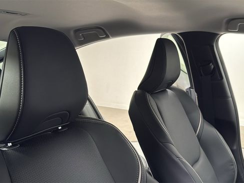 Certified 2025 Toyota Prius XLE image 19