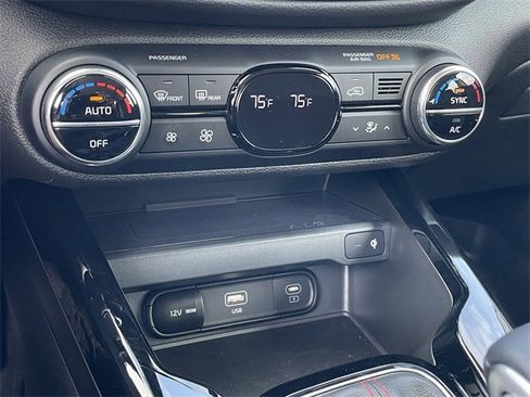 Used 2025 Kia Soul GT-Line w/ GT-Line Technology Package image 19