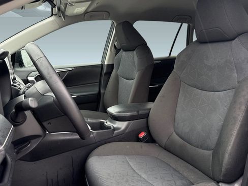 Used 2025 Toyota RAV4 XLE w/ Weather Package image 22