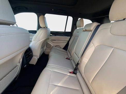 New 2026 Jeep Grand Cherokee Limited image 15