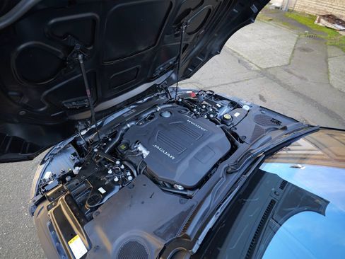 Used 2021 Jaguar F-TYPE R image 97