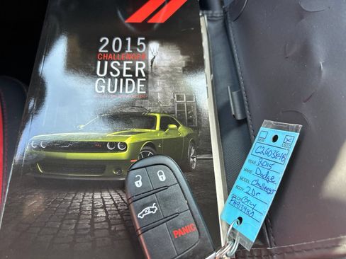 Used 2015 Dodge Challenger R/T Scat Pack w/ Leather Interior Group RWD image 19