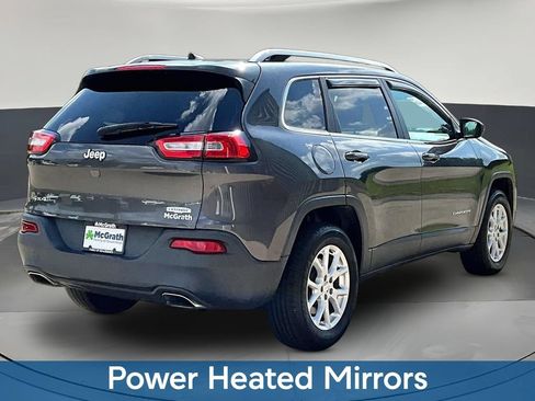 Used 2017 Jeep Cherokee Latitude w/ Cold Weather Group AWD/4WD image 8