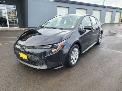 Used 2020 Toyota Corolla LE image 1