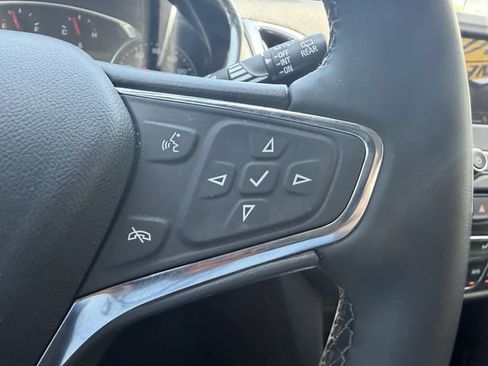 Used 2023 Chevrolet Equinox LT FWD image 34