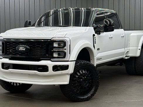 Used 2026 Ford F450 Platinum w/ FX4 Off-Road Package image 1