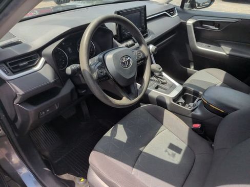 Used 2021 Toyota RAV4 XLE FWD image 18